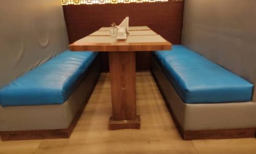 Seating arrangement in the restaurant